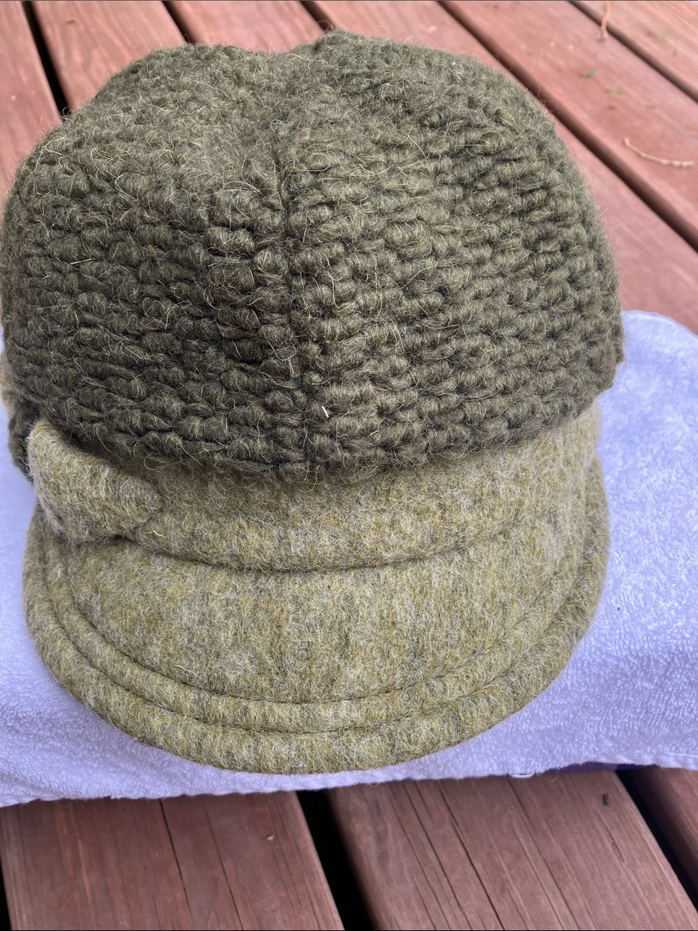 Bordoni Vintage Made in Italy 2 tone green w/embellishment on brim Wool Cloche